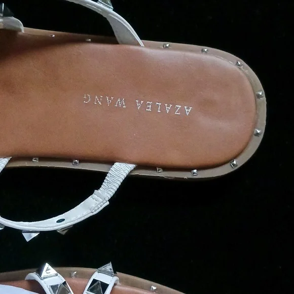 Callie Lives: Azalea Wang White Studded Sandals sz 8 - Picture 4 of 6